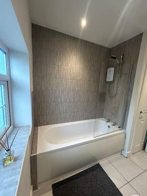 Luxury Countryside Stay - Waters Upton, Telford Buitenkant foto