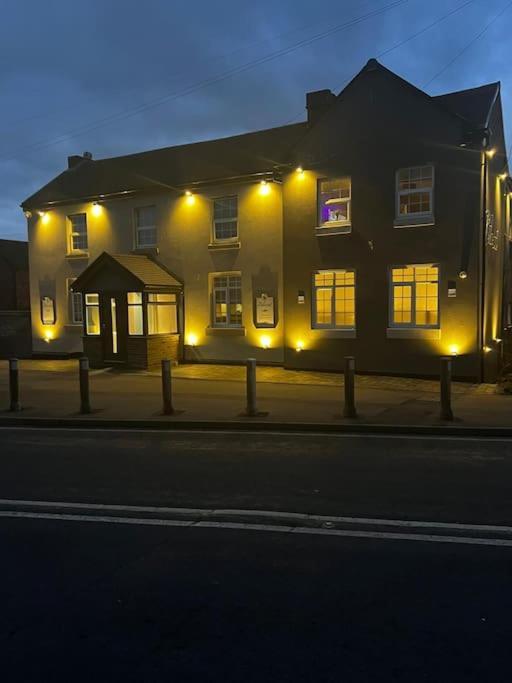Luxury Countryside Stay - Waters Upton, Telford Buitenkant foto